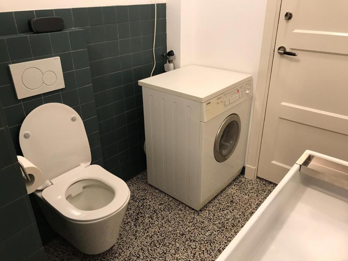 Huis Nummer 1 Ейндховен Екстериор снимка